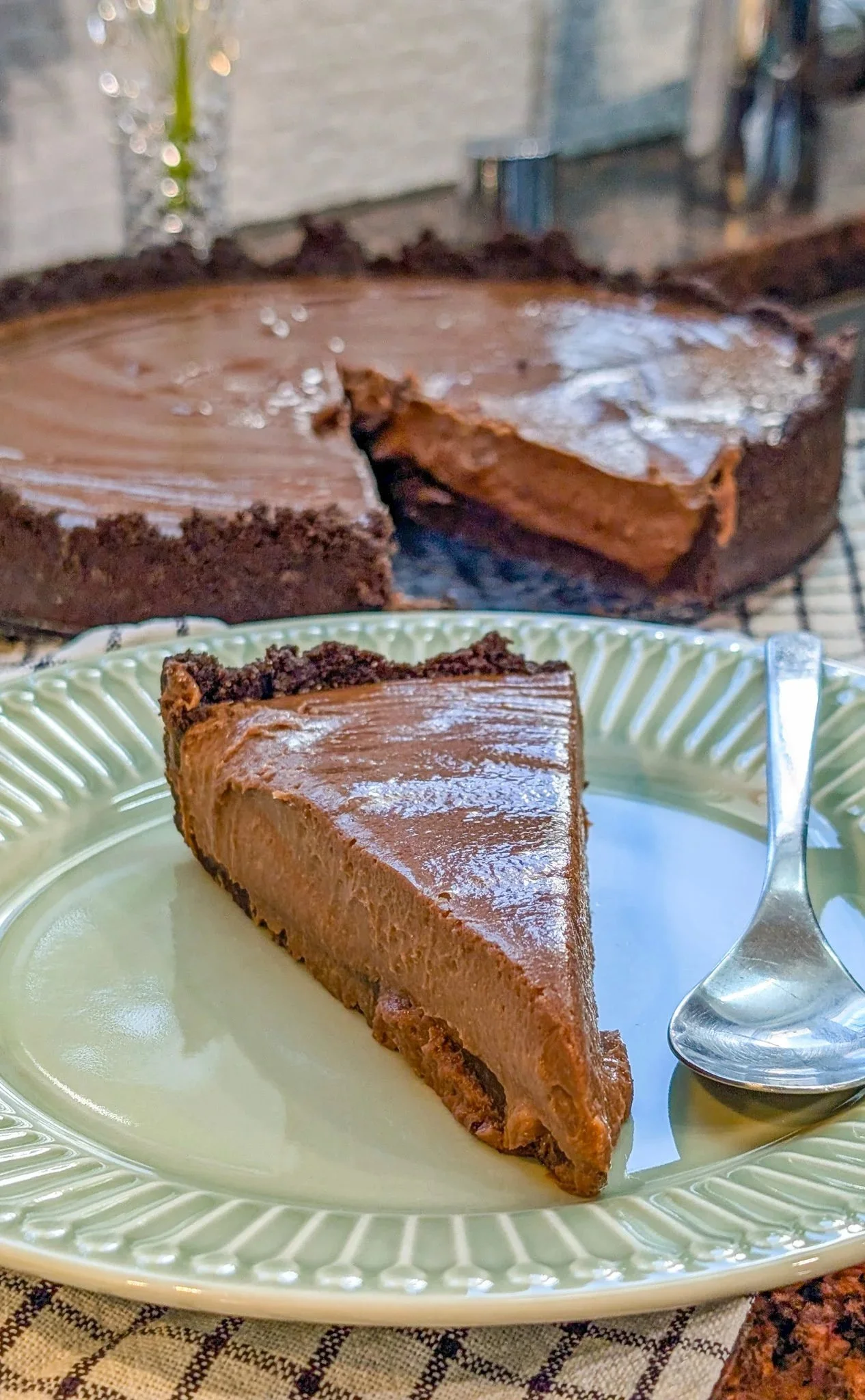 Delicious chocolate microwave cake - quick and easy dessert recipe